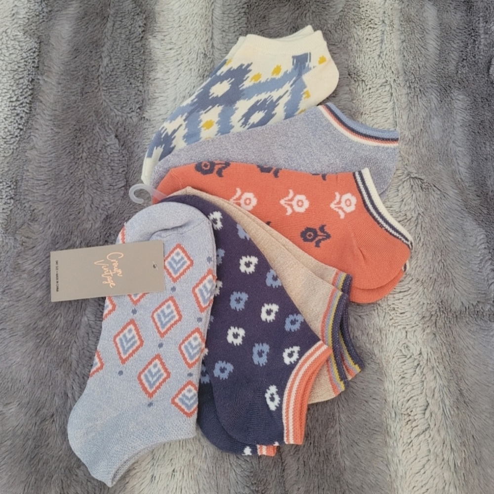 Abstract low cut ankle socks